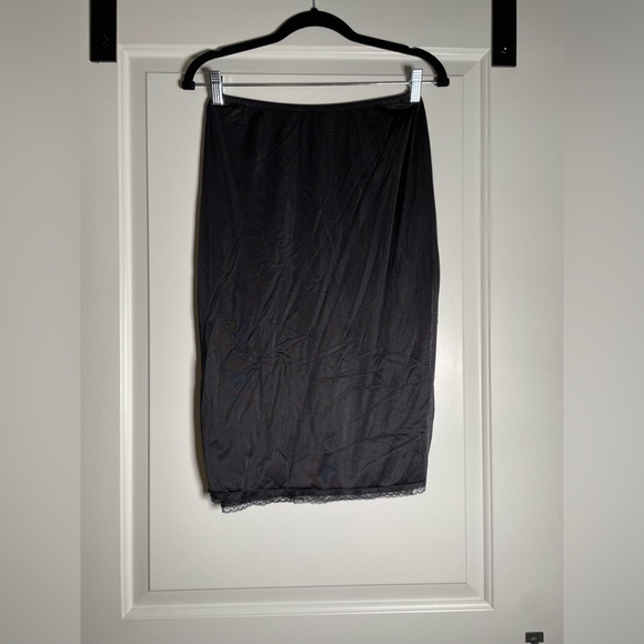 Kayser Black Lace Slip Skirt - Picture 3 of 9